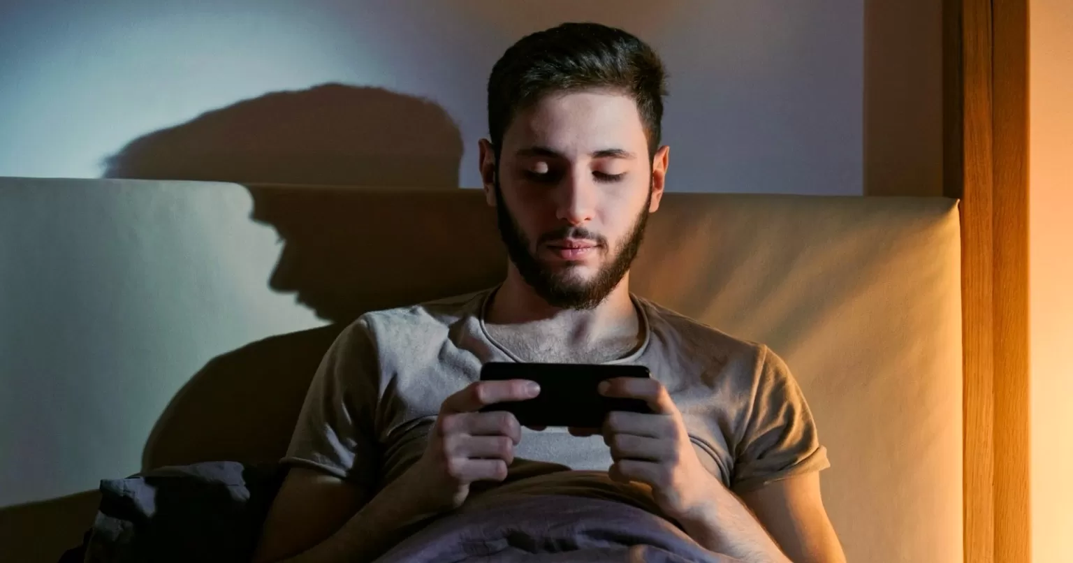 Kebiasaan Malam yang Sering Tanpa Sadar Mengganggu Tidurmu